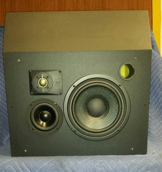 jbl model 8330